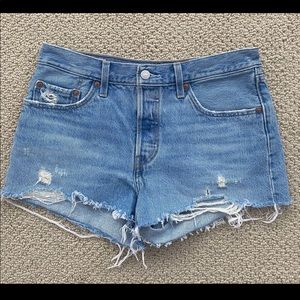 Levi 501 Shorts, Size 28